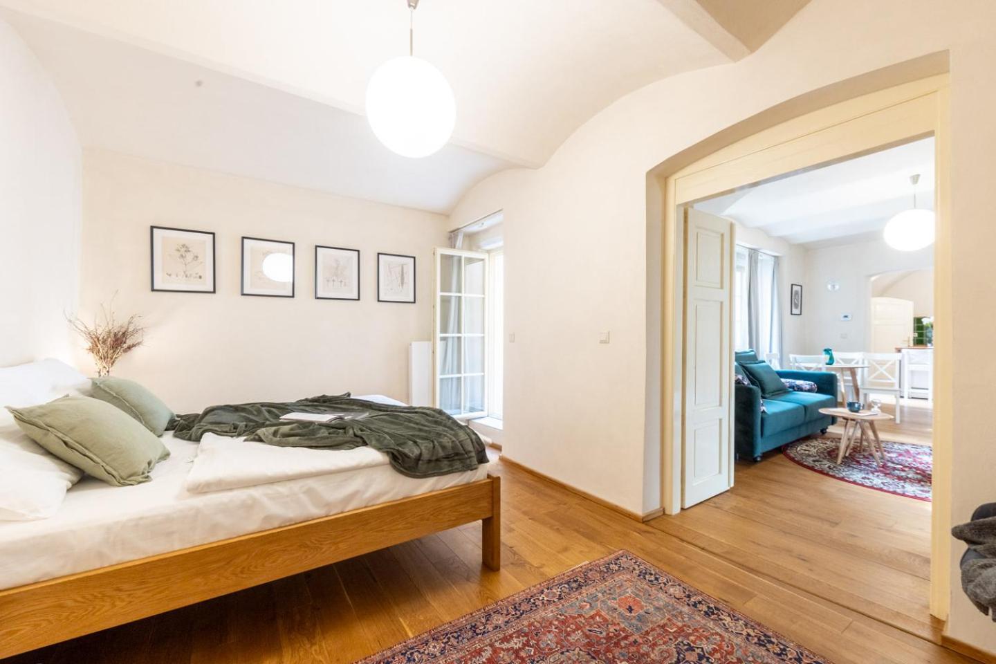 Days - Lavish In The Heart Of Prague's Old Town Praga